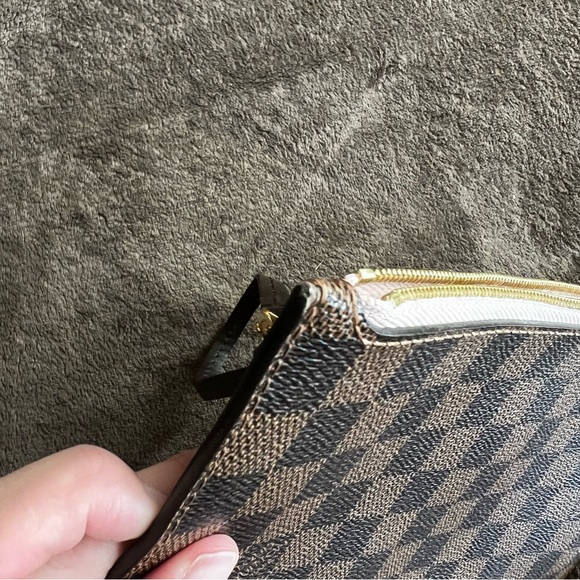 LOUIS VUITTON DAMIER EVENE NEVERFULL CLUTCH WRISTLET - Picture 16 of 16